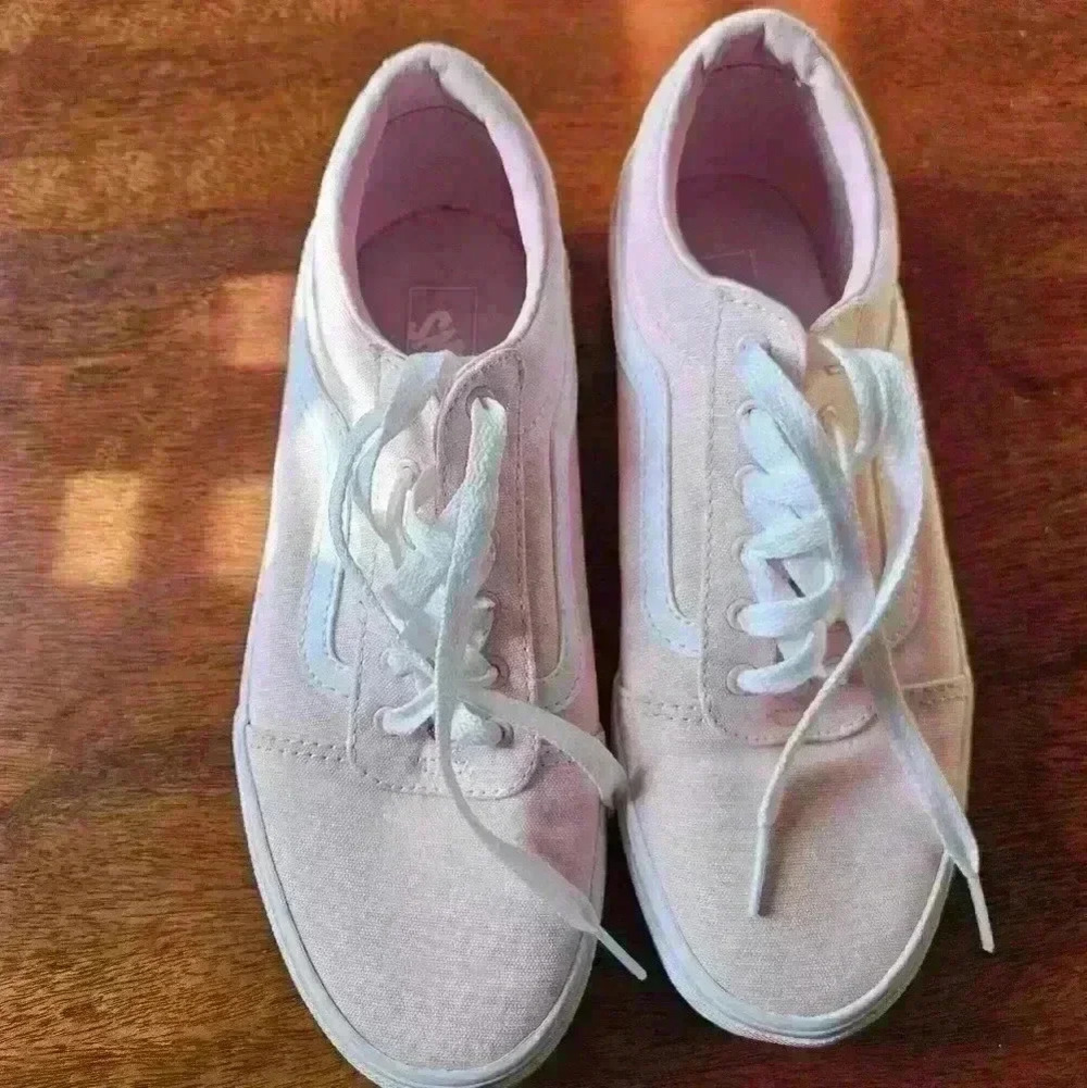 Vans off the wall Pink & white lace up sneakers. Size Missy 5. - Picture 2 of 10
